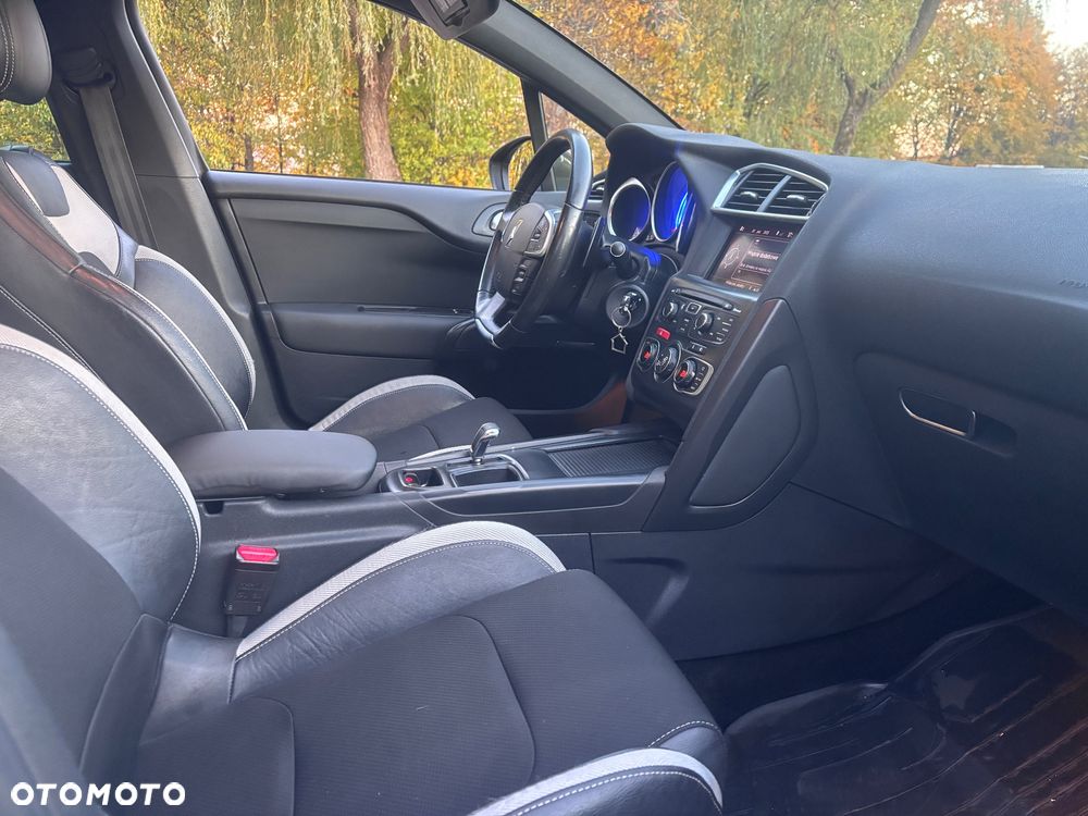 Citroën DS4 e-HDi 110 EGS6 SoChic - 39