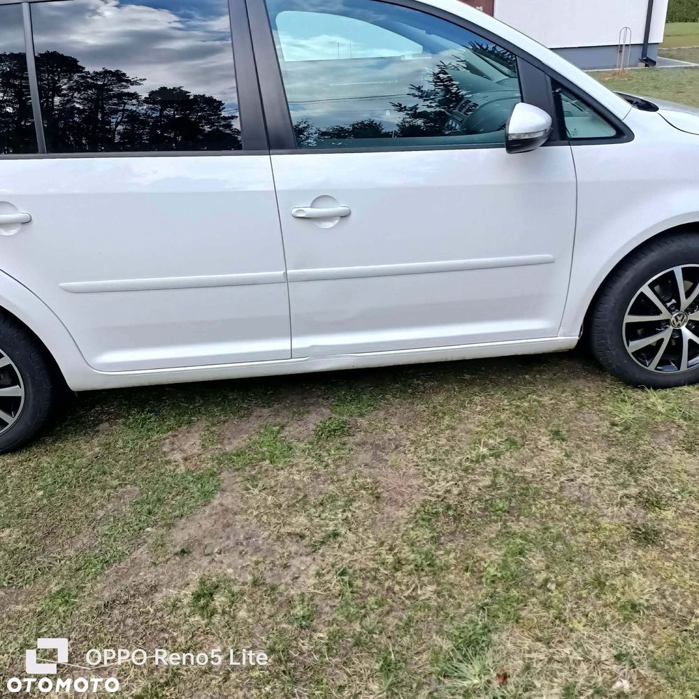 Volkswagen Touran 1.6 TDI DPF BlueMotion Technology Highline - 4