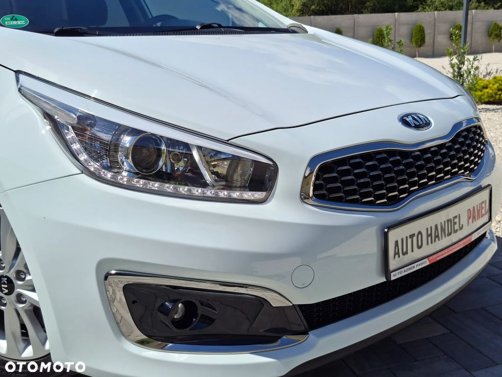 Kia Ceed 1.4 CVVT ISG Dream Team Edition - 14