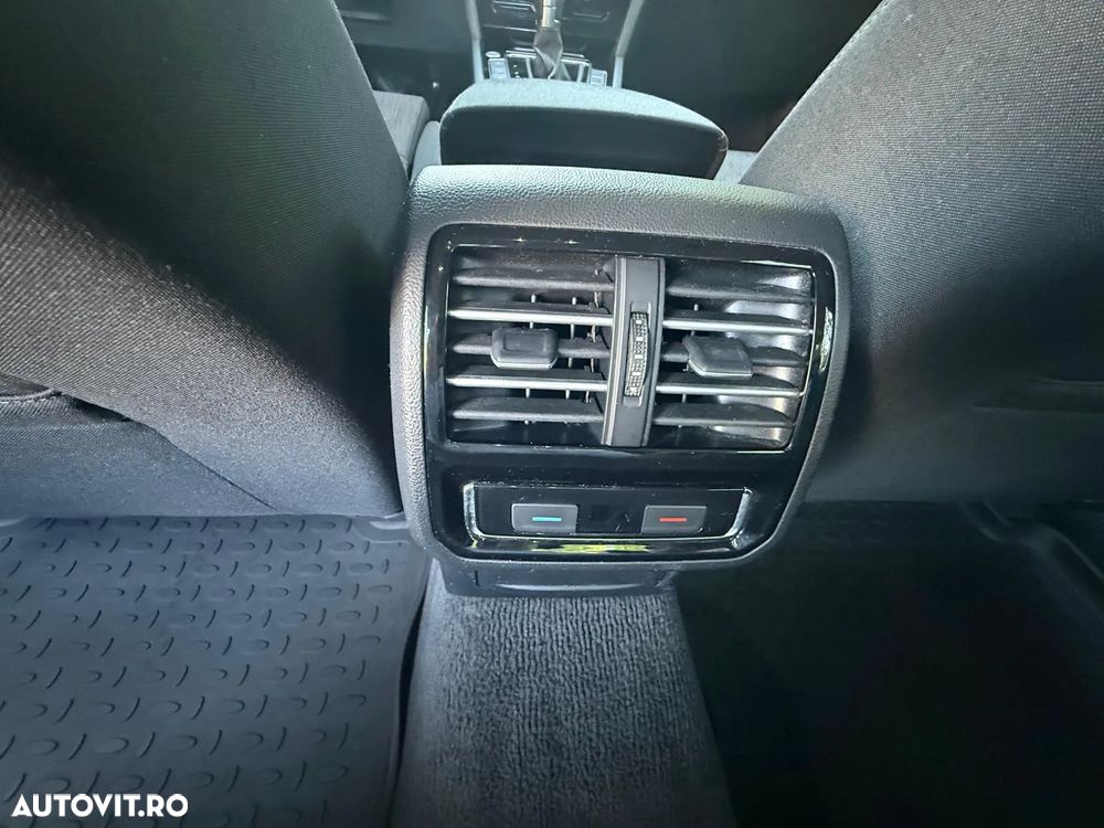 Volkswagen Passat 2.0 TDI DSG Comfortline - 22
