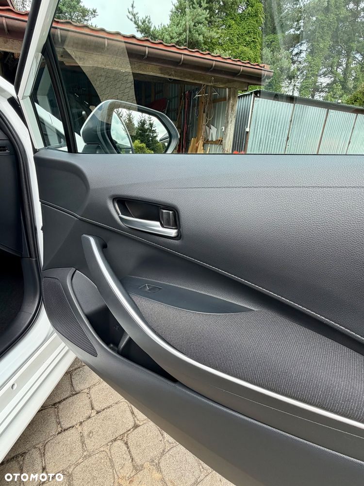 Toyota Corolla 1.8 Hybrid Comfort - 30