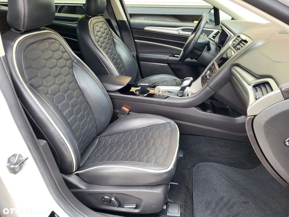Ford Mondeo 2.0 Hybrid Vignale Plus - 31