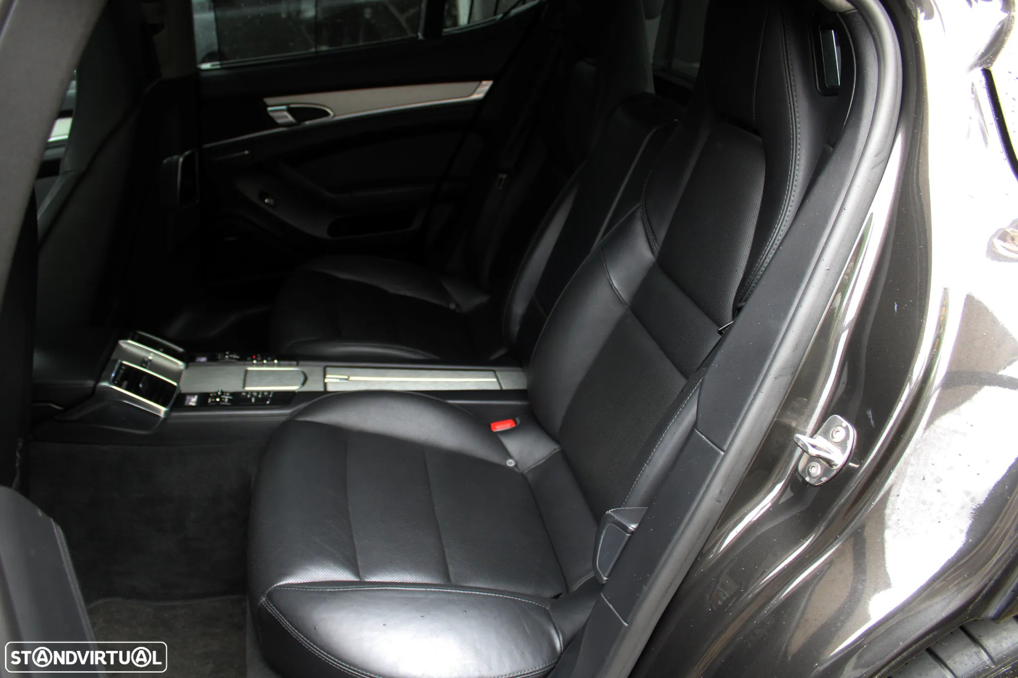 Porsche Panamera Diesel Platinum Edition - 24