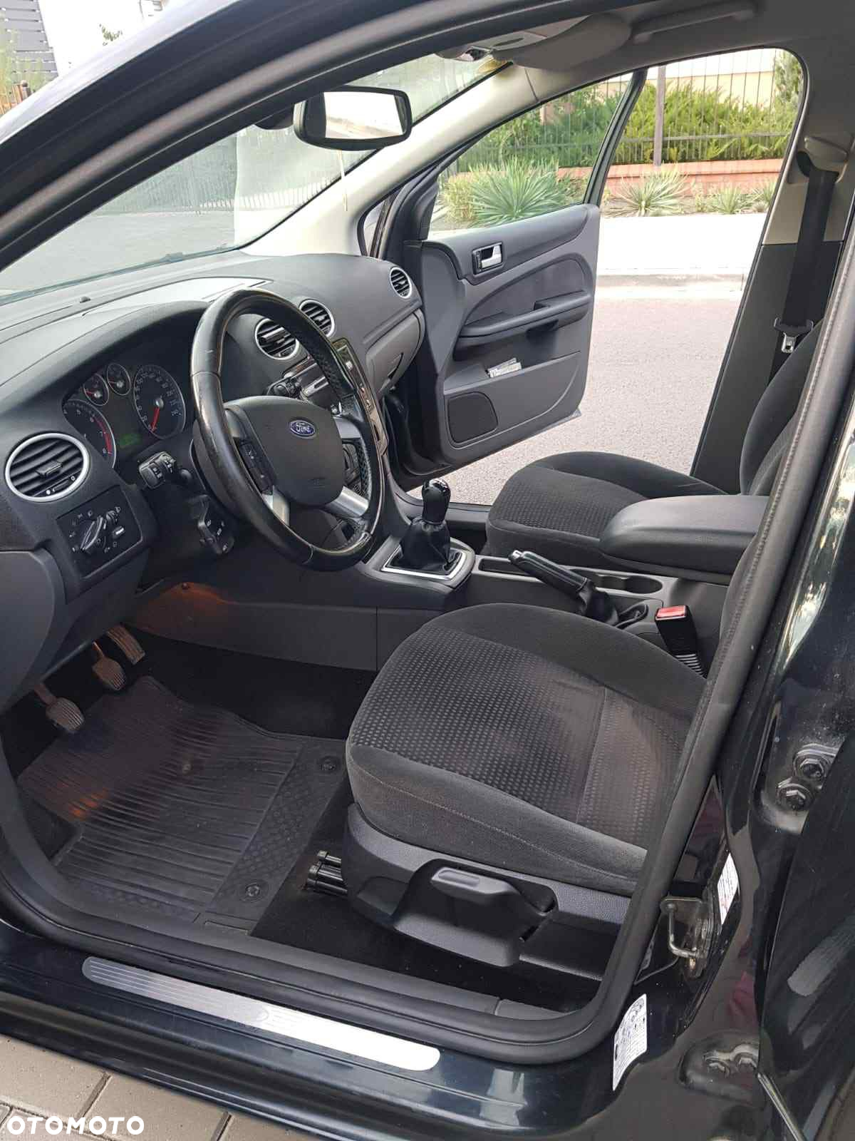 Ford Focus 1.6 Ti-VCT Ghia - 11
