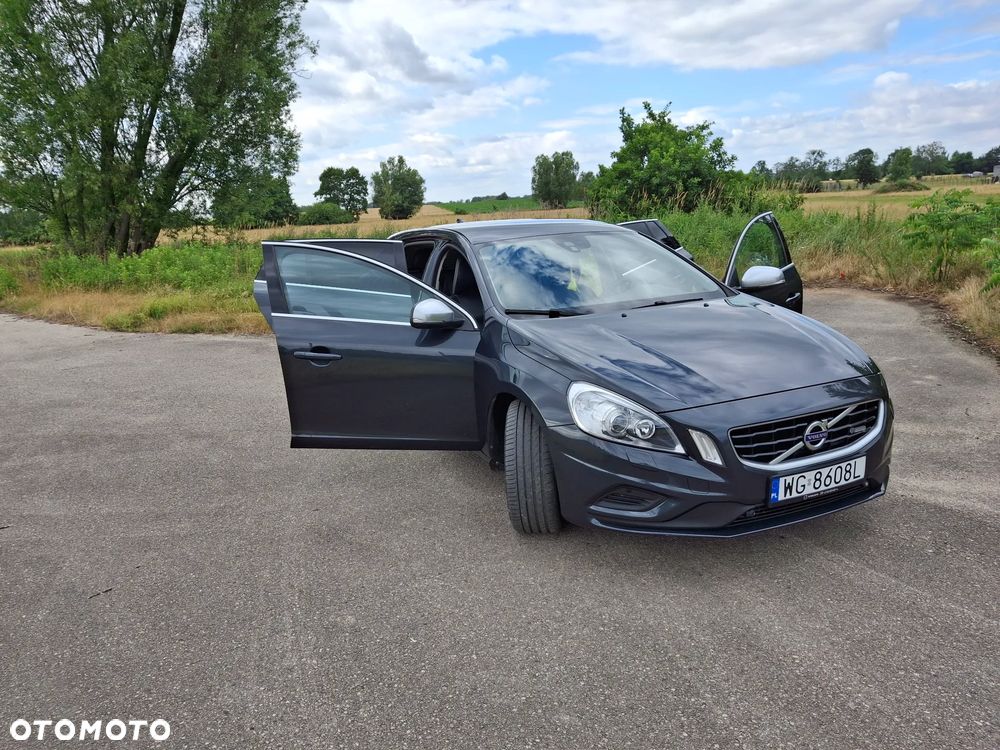 Volvo V60 D3 R-Design - 13