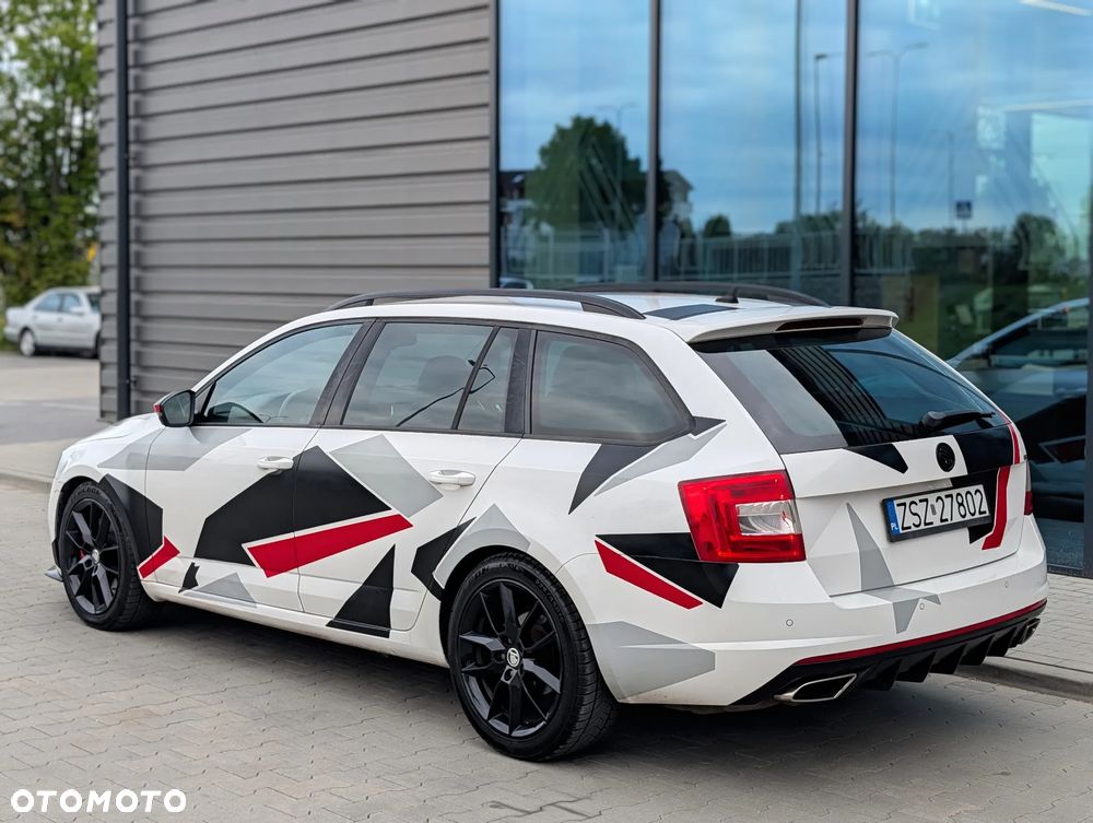 Skoda Octavia 2.0 TDI DSG RS - 2