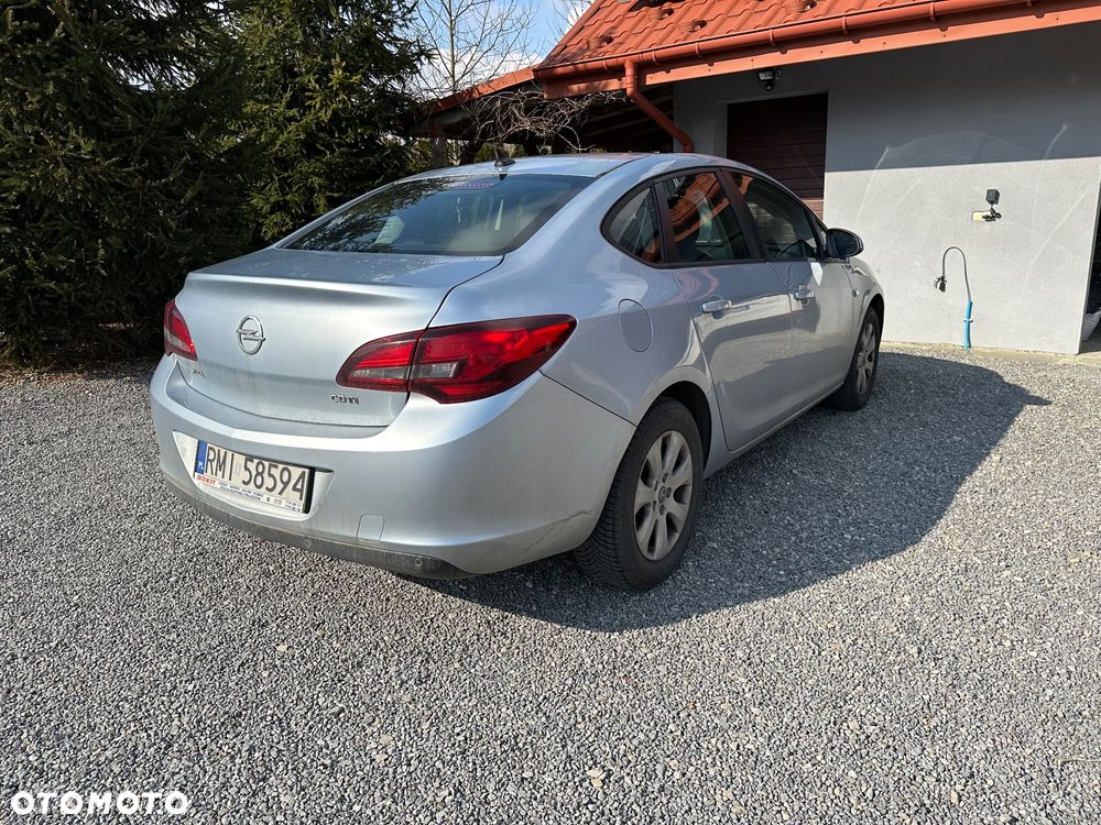 Opel Astra 1.7 CDTI Business - 2