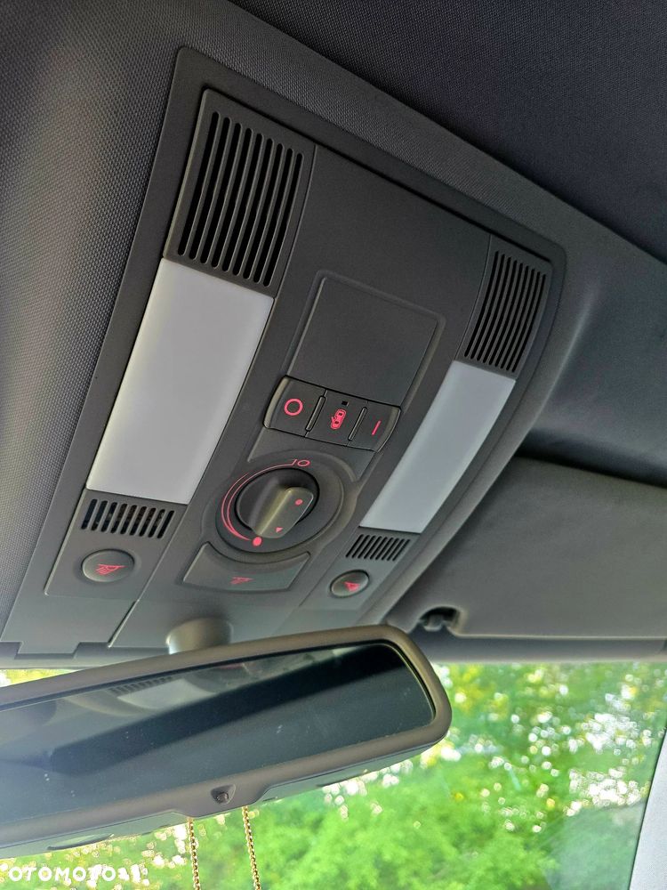 Audi A8 4.2 Quattro - 37