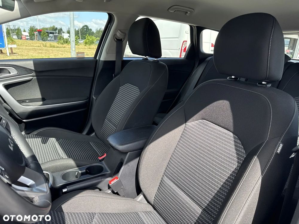 Kia Ceed 1.5 T-GDI M DCT - 12