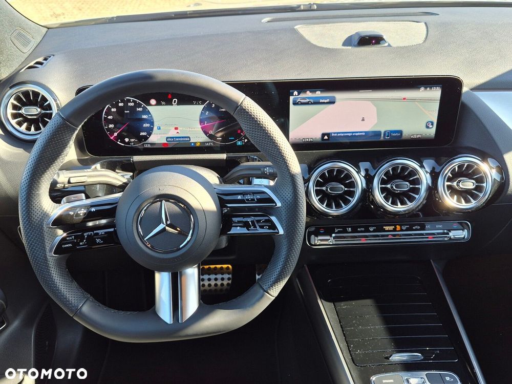 Mercedes-Benz GLA - 24