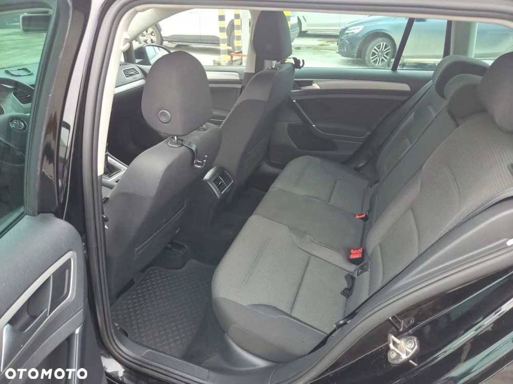 Volkswagen Golf 1.6 TDI Highline - 9