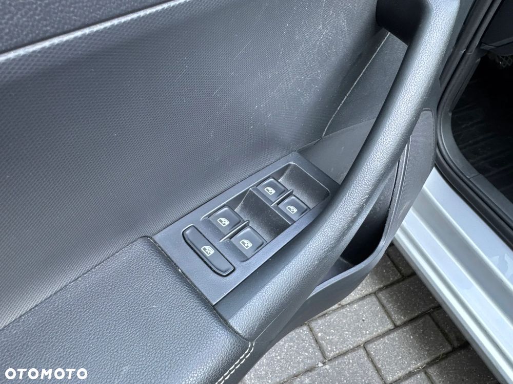 Skoda RAPID 1.0 TSI Ambition - 16