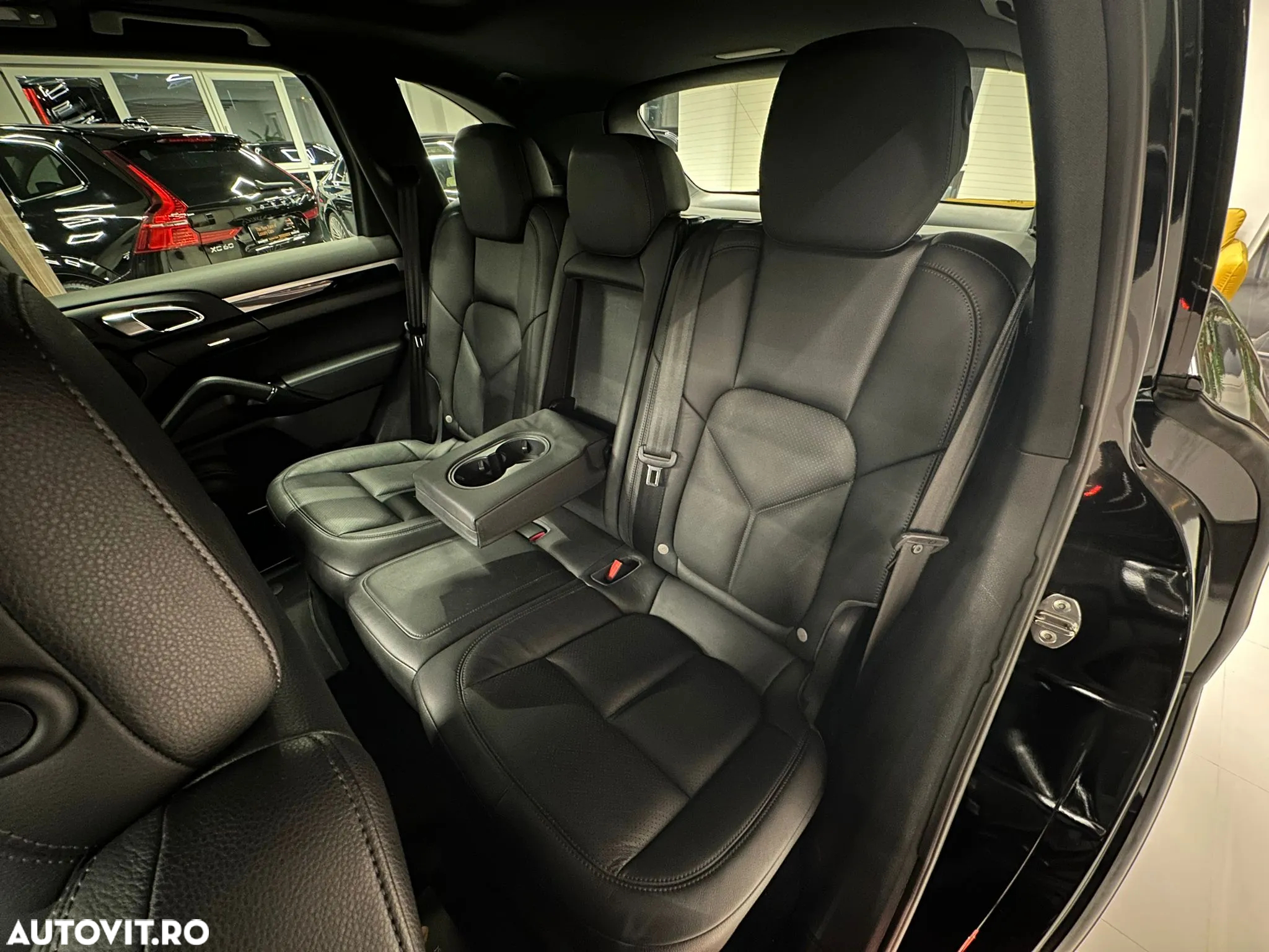 Porsche Cayenne 3.0 L - 16