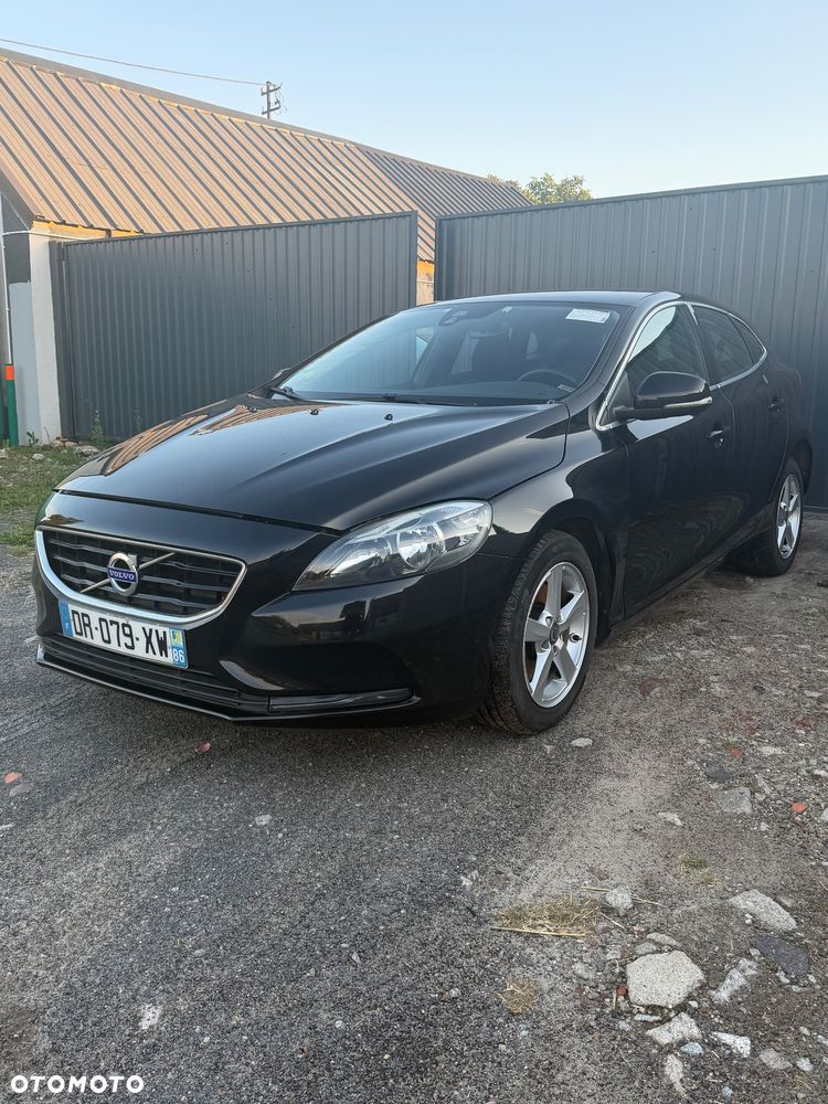 Volvo V40 D2 Momentum - 1