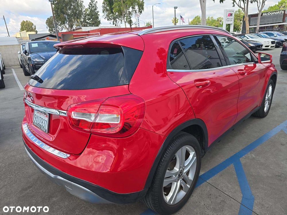 Mercedes-Benz GLA 250 4-Matic - 2