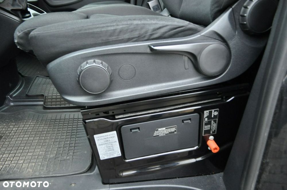 Mercedes-Benz Sprinter - 28