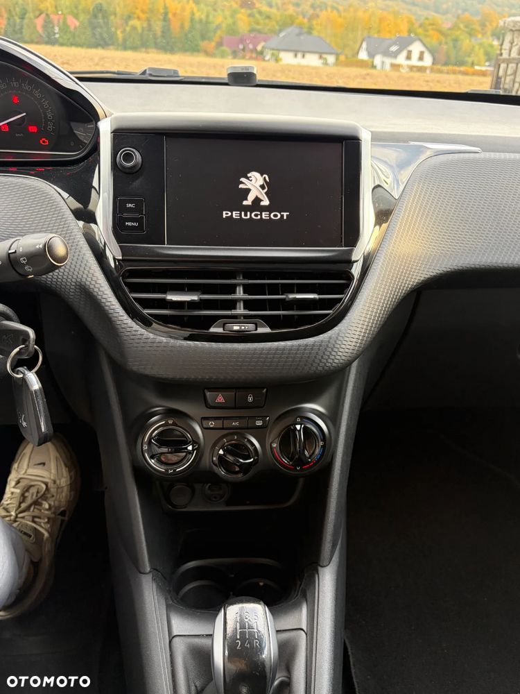 Peugeot 208 - 2