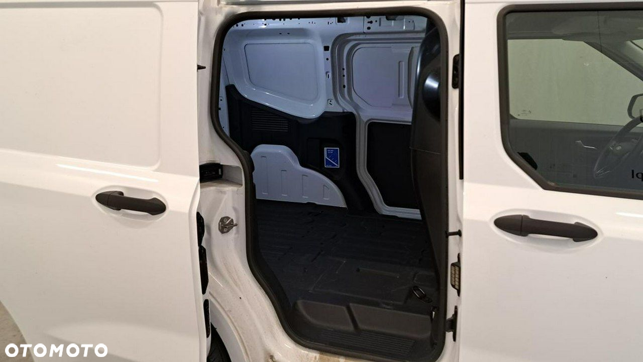Ford Transit Courier - 14