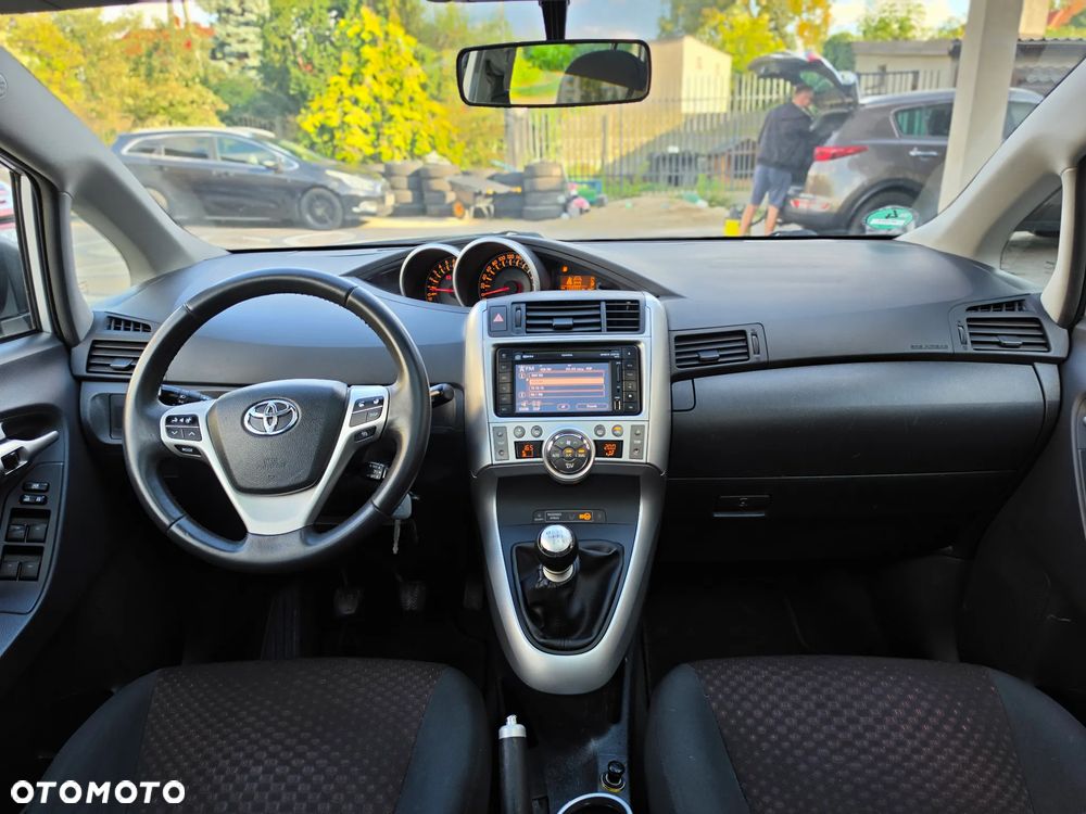 Toyota Verso - 29