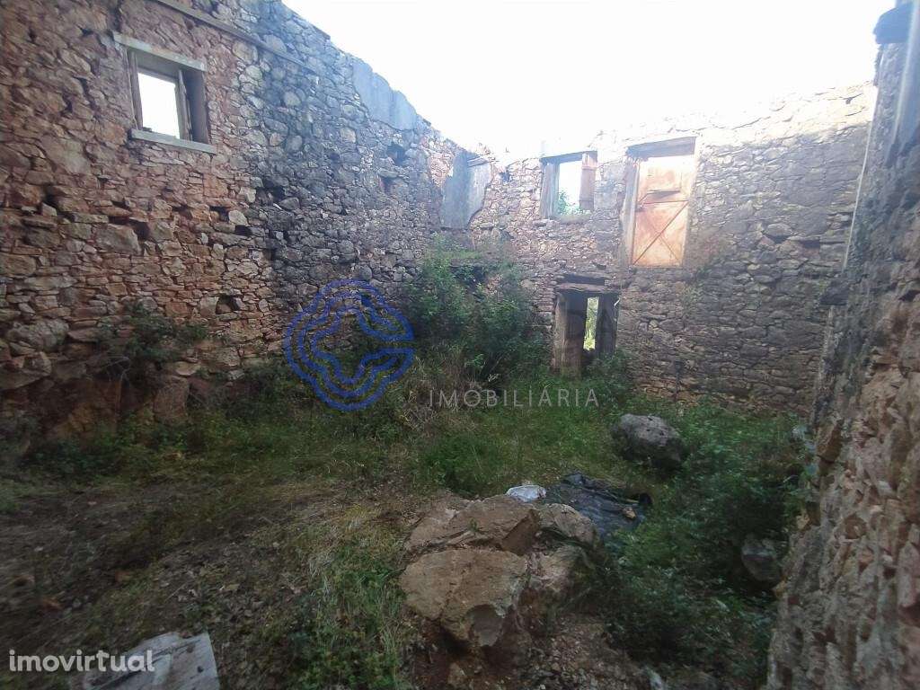 Casa de habitação em ruínas perto de Tomar no centro de Portugal - Grande imagem: 5/33