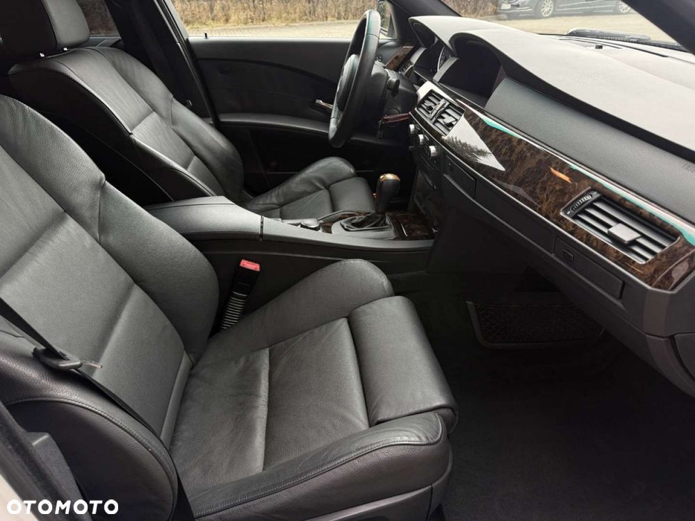 BMW Seria 5 540i Edition Sport - 31