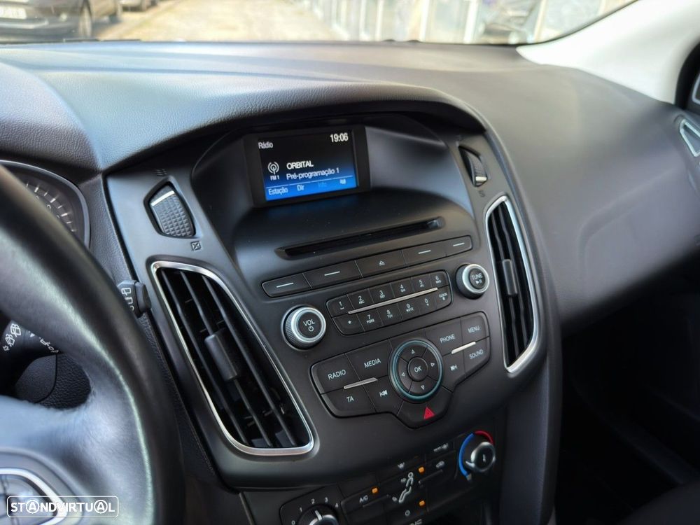 Ford Focus SW 1.0 EcoBoost Business - 20