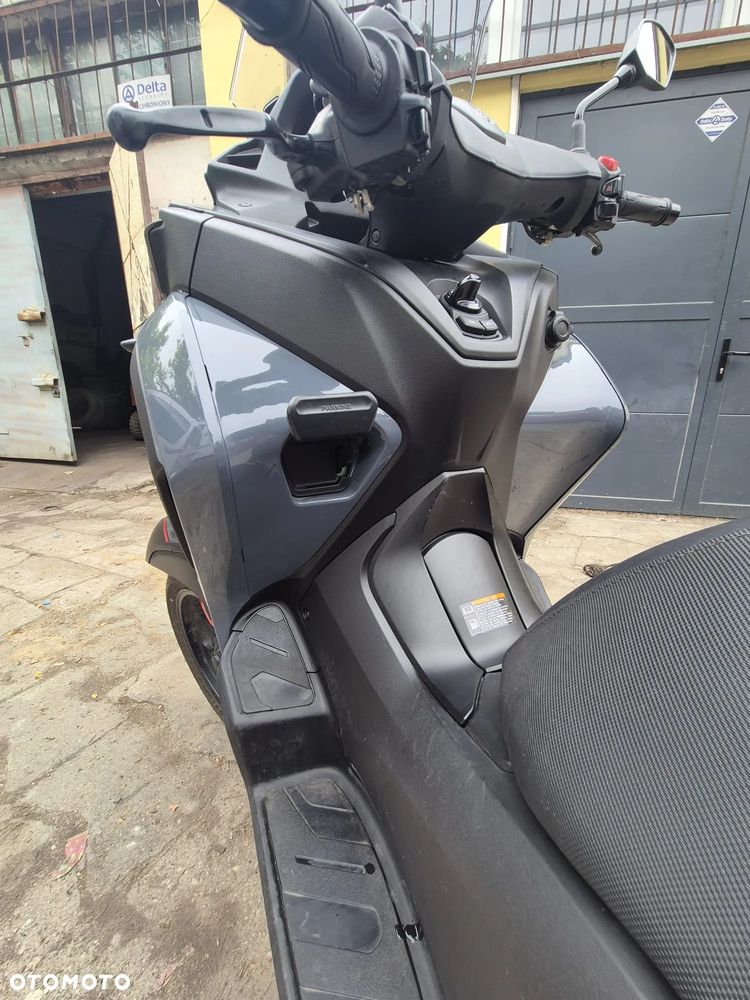 Yamaha Tricity - 6