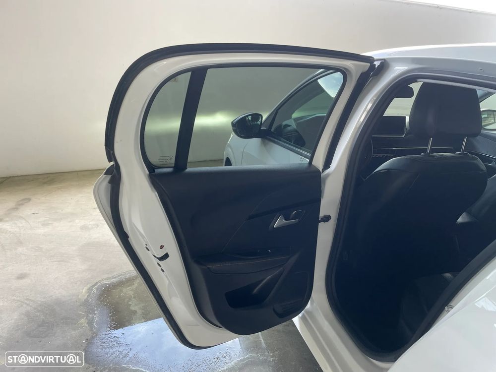 Peugeot 208 PureTech 100 EAT8 Allure Pack - 13