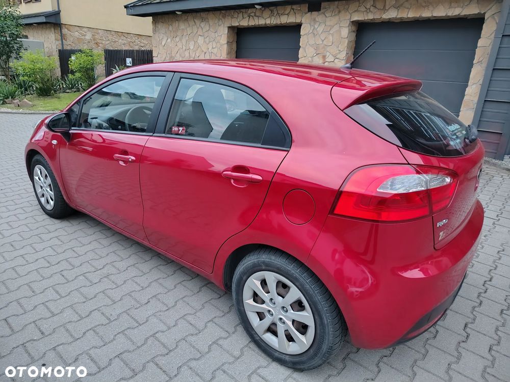 Kia Rio 1.1 crdi M - 4