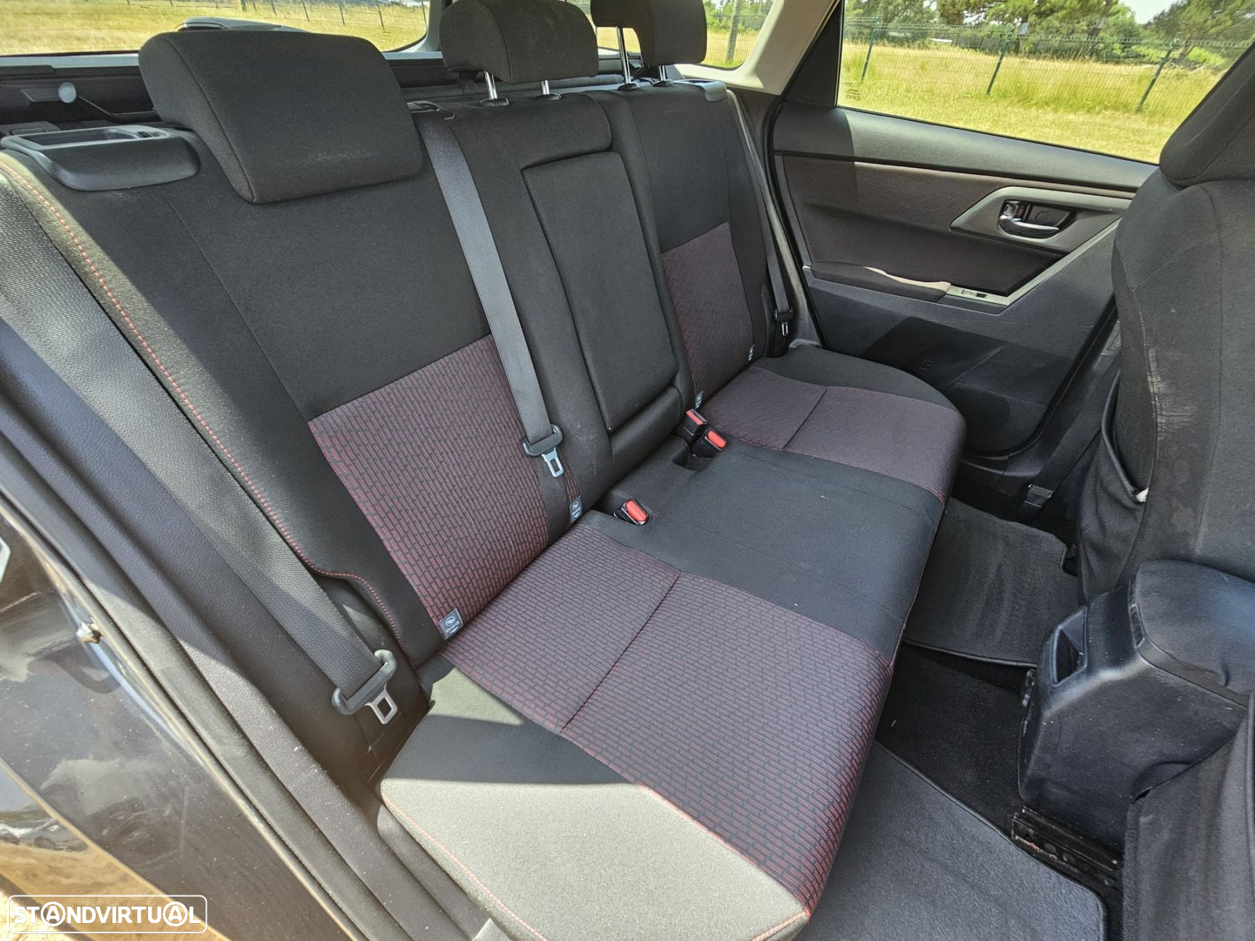 Toyota Auris Touring Sports 1.4 D-4D Comfort - 23