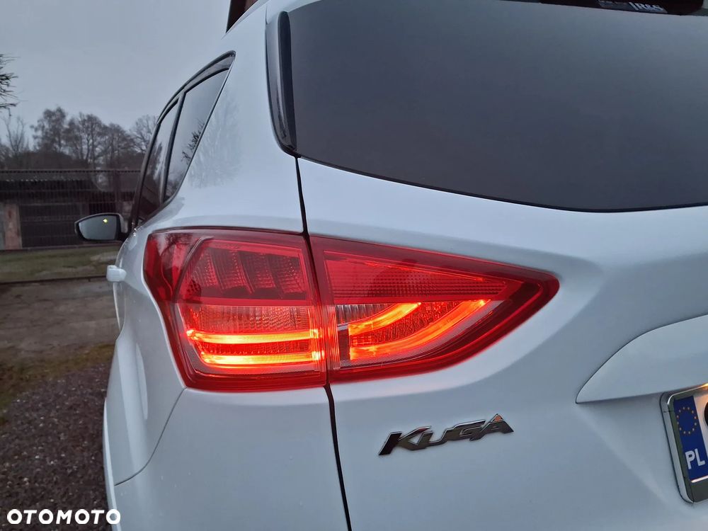 Ford Kuga 1.6 EcoBoost 2x4 Titanium - 12