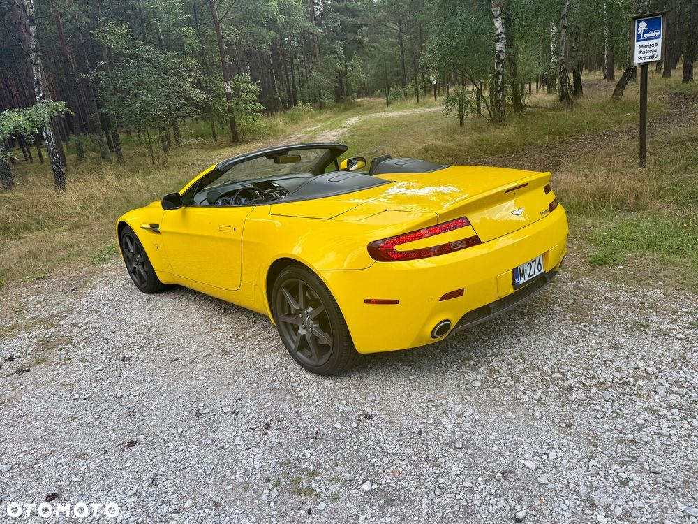 Aston Martin V8 Vantage - 1