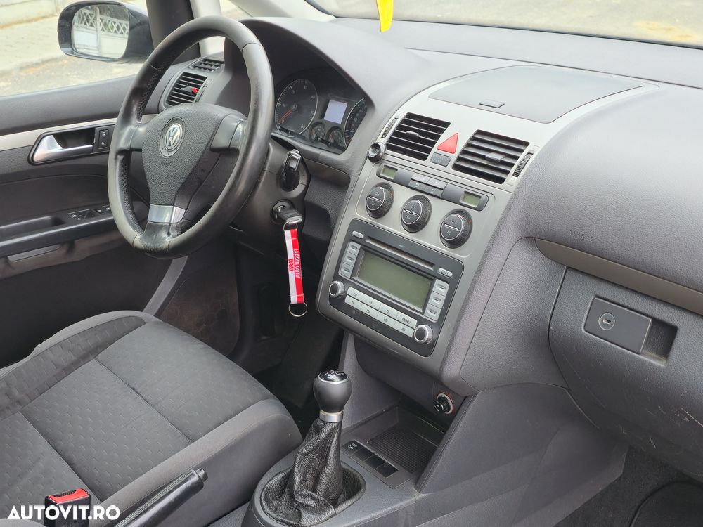Volkswagen Touran 1.9 TDI Conceptline - 16