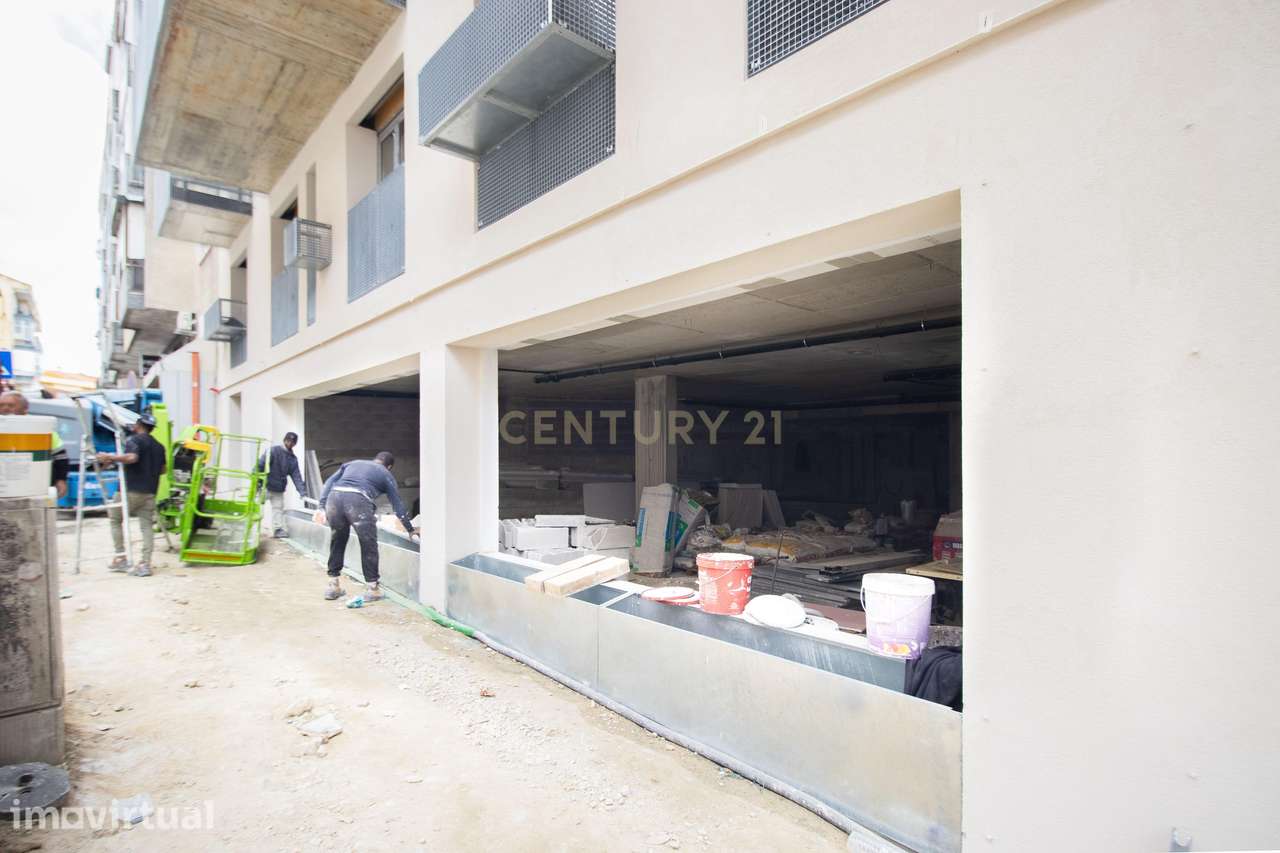 Loja nova em Sacavém | 398 m² | Planta livre - Grande imagem: 4/26