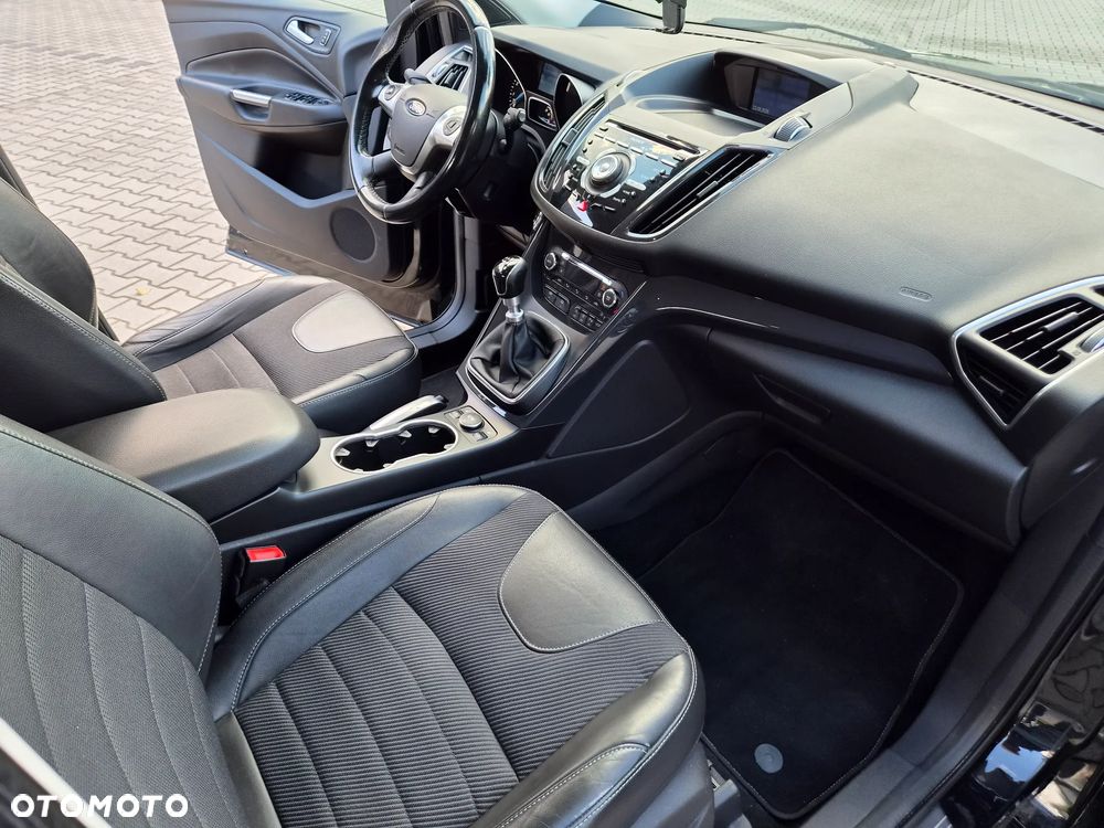 Ford Kuga 1.5 EcoBoost 2x4 Titanium - 12
