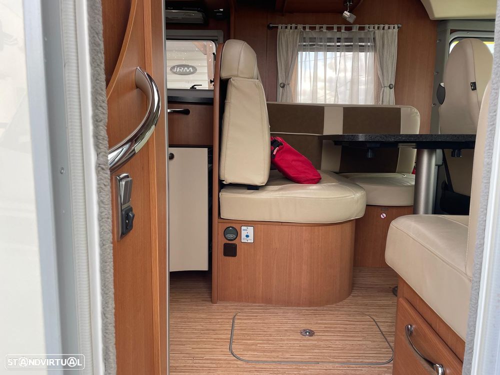 Pilote Explorateur G742 c/Cama Central - Autocaravana - 9