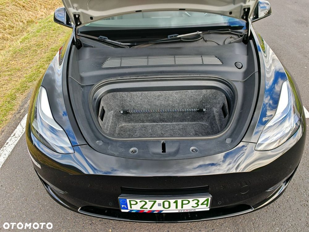 Tesla Model Y Performance Dual Motor AWD - 11