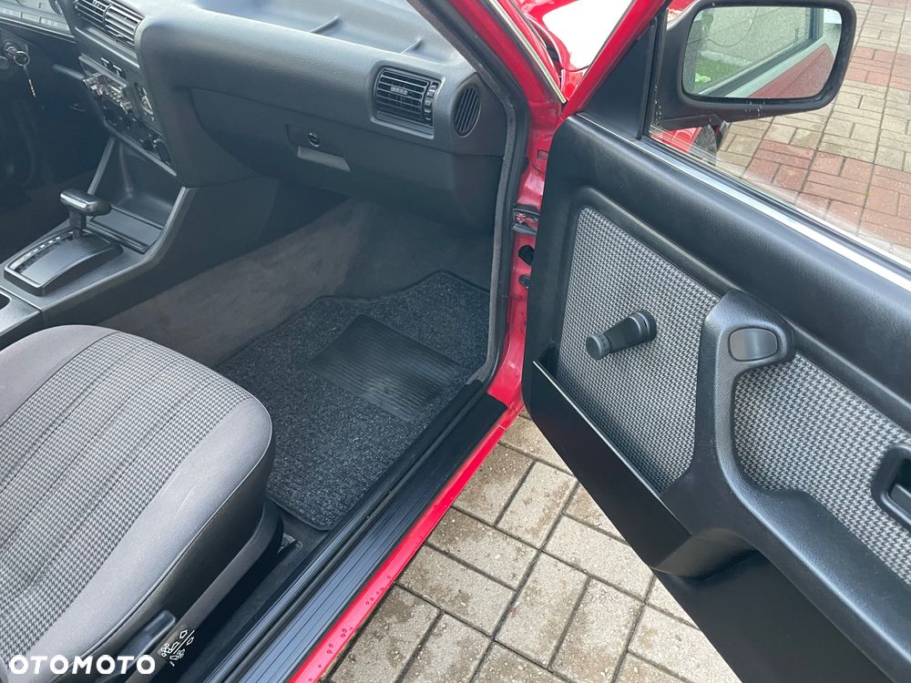 BMW Seria 3 - 33