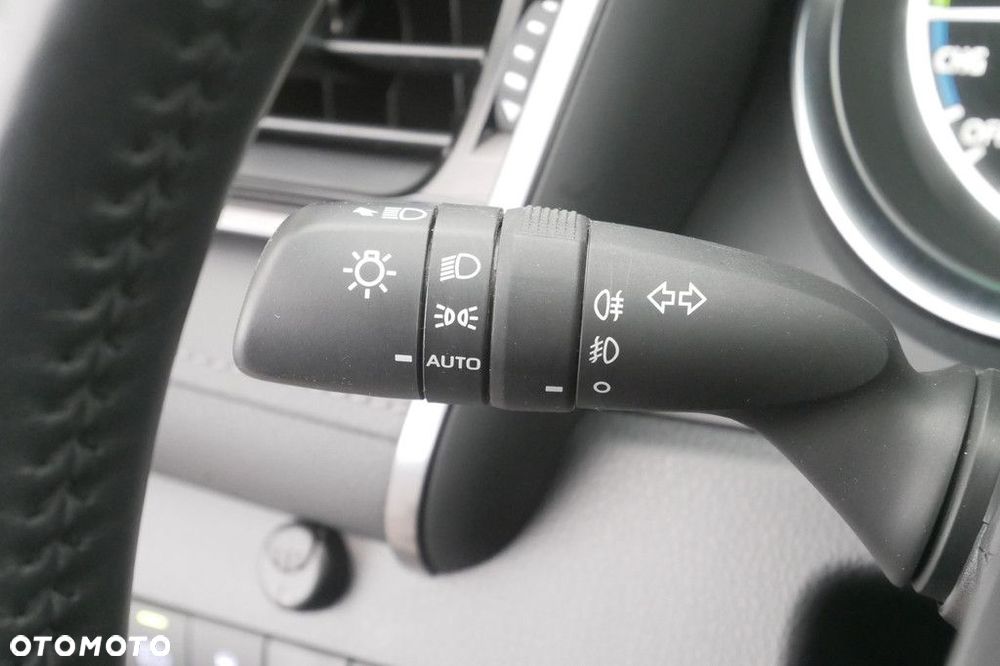 Toyota Camry 2.5 Hybrid Comfort CVT - 25