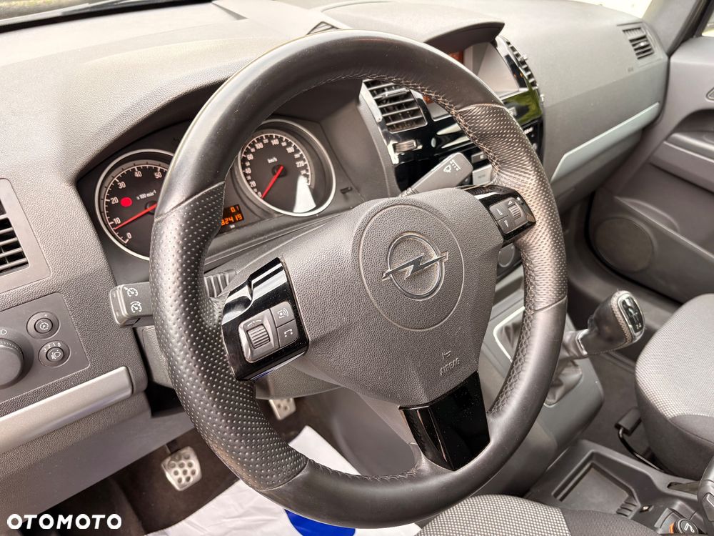 Opel Zafira 1.8 Sport - 17