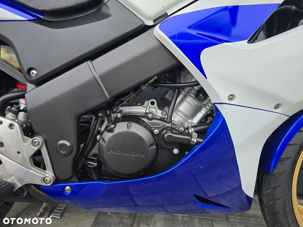 Honda CBR - 13
