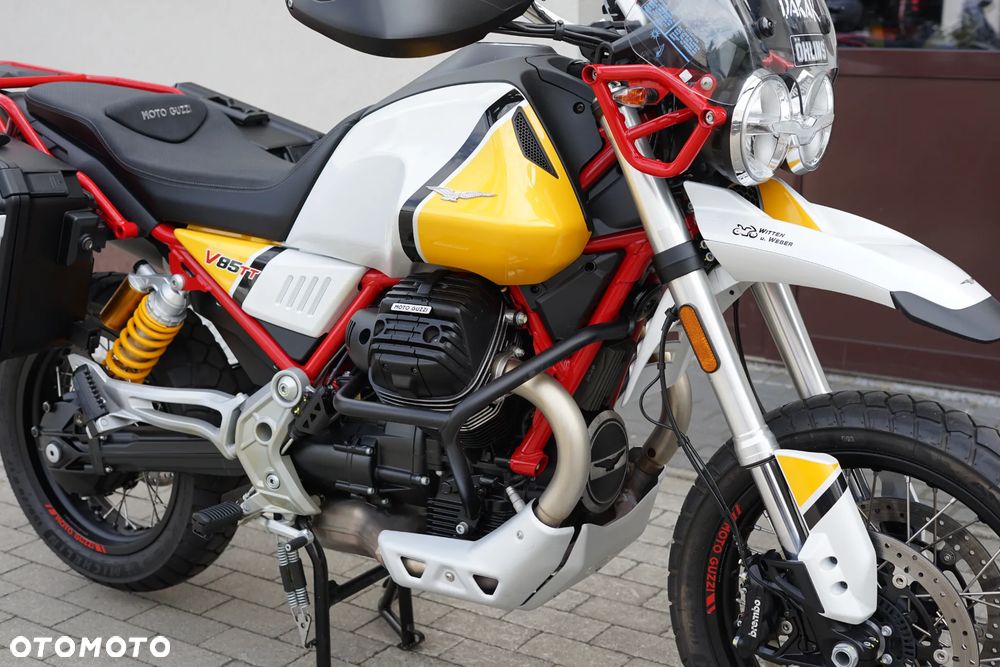 Moto Guzzi V85 - 12