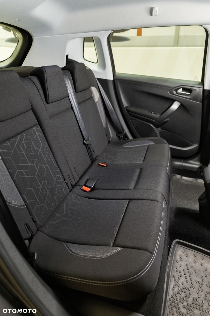 Peugeot 2008 - 12