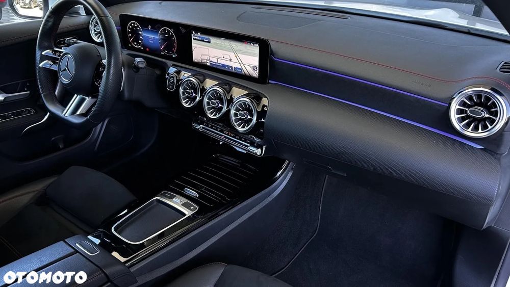 Mercedes-Benz CLA 200 AMG Line 7G-DCT - 11