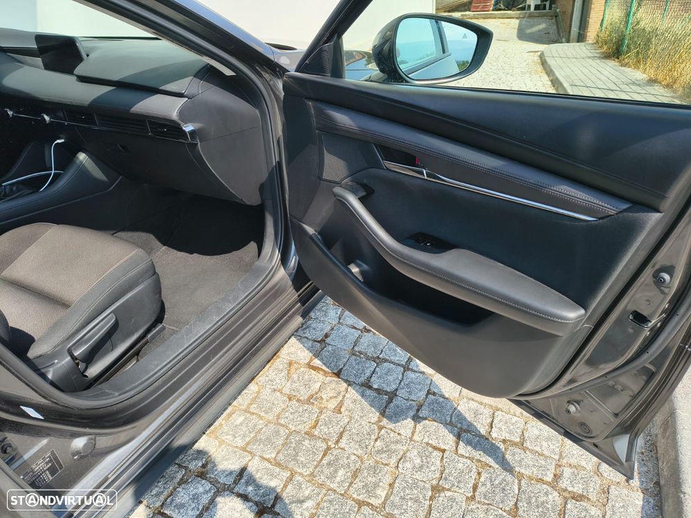 Mazda 3 Sedan 1.8 Sky-D Evolve - 13