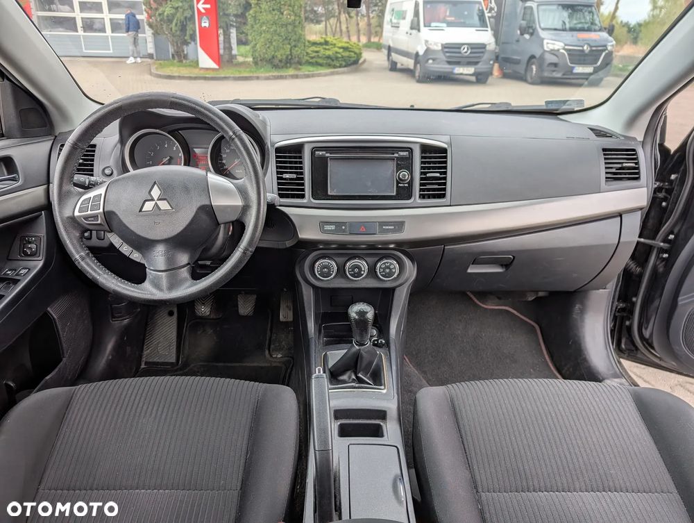 Mitsubishi Lancer 1.6 Intense - 12