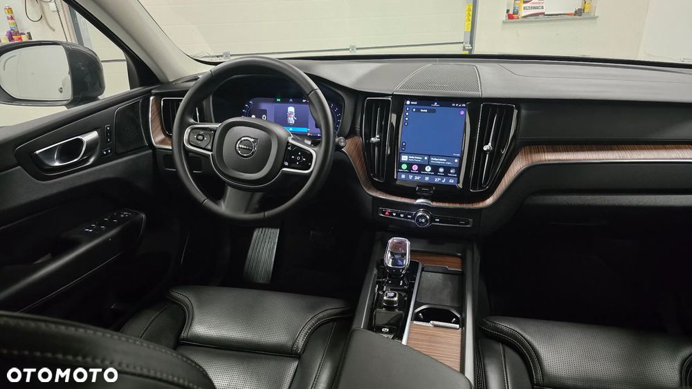 Volvo XC 60 B4 D AWD Plus Dark - 6