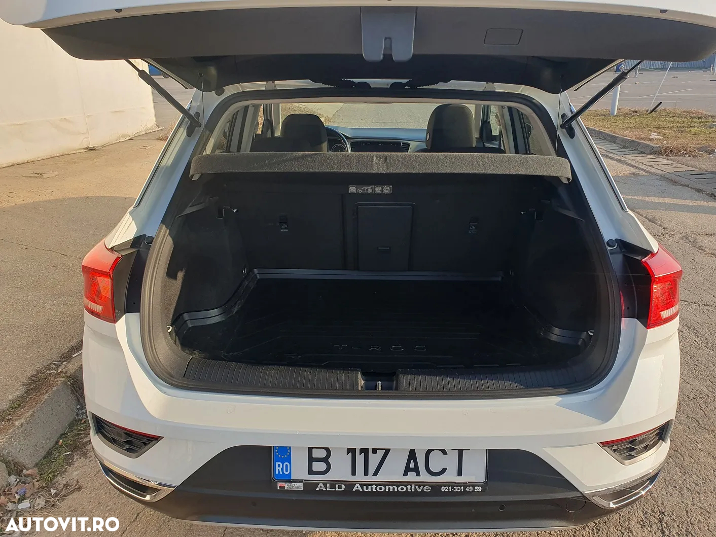Volkswagen T-ROC - 16