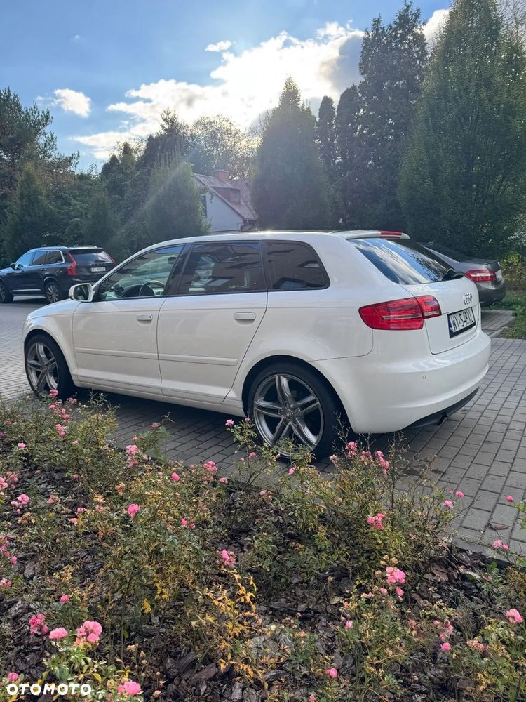 Audi A3 Sportback 2.0 TDI DPF S tronic S line Sportpaket - 2