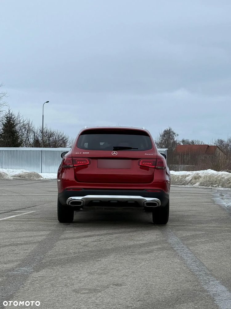 Mercedes-Benz GLC 300 4Matic 9G-TRONIC Exclusive - 6